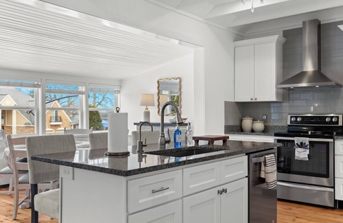 Lake Orion House | Lily of the Valley Cottage ~ Cozy Lake Orion Gem