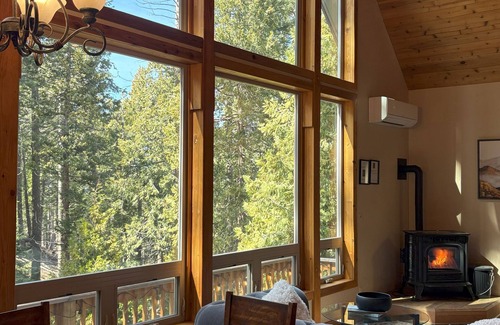 Yosemite West Cabin | Lily of the Valley: Big Wall. Yose Reservations, Breakfast, Central, Forest View