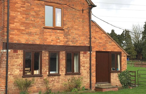 Wixford Cottage | Lily - Peaceful farm cottage, safe parking, ideal for NEC & Stratford upon Avon