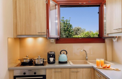 Platanes Villa | Lily's Cottage, secluded, Sea View Villa with private pool and amazing Garden