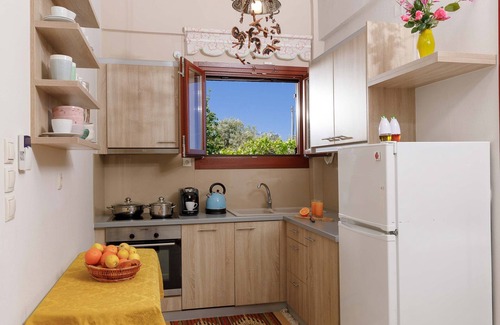 Rethymno Villa | Lily's cottage, secluded, sea view villa with private pool and gardens. 193668