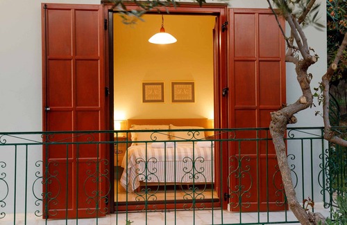Rethymno Villa | Lily's cottage, secluded, sea view villa with private pool and gardens. 193668