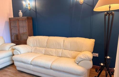 Buncrana House | LILY'S LODGE - Beautiful Central Buncrana Home