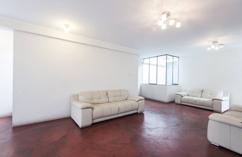 Callao Apartment | ❤️ Lima AIRPORT ❤️3 min AWAY I 1400 SQFT I Balcony I WiFi