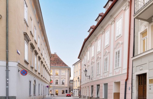 Klagenfurt am Woerthersee Apartment | limehome KLAGoessgasse|Autograph 1BR Economy Suite