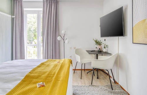 Munchen District Apartment | limehome Garching Bürgermeister-Amon-Str |Suite XS