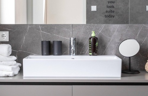 Innere Stadt Apartment | limehome Linz Schillerstr | One-bedroom Suite XL