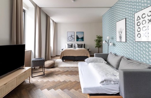 Innere Stadt Apartment | limehome Linz Schillerstr | Suite M with sofa bed