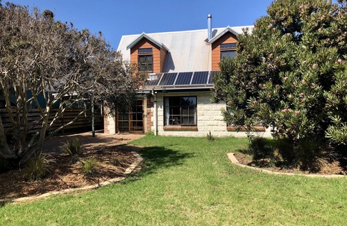 Cape Woolamai House | Limestone Cottage 2 minute walk to the family beach, 2 min drive to surf beach
