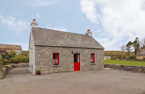 Ennis Cottage | LIMESTONE COTTAGE, family friendly in Carron, County Clare