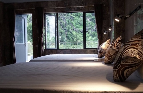 Hoa Lu Hotel | Limestone View Homestay