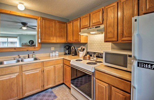Lincoln Condo | Lincoln Condo w/Balcony - 6 Mi to Loon Mtn!
