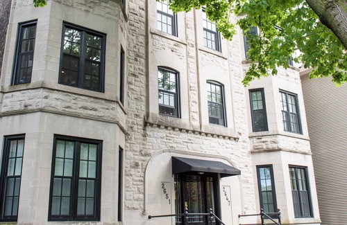 Sheffield and DePaul Apartment | Lincoln Park Charm Near Everything + On site Parking Spot Included