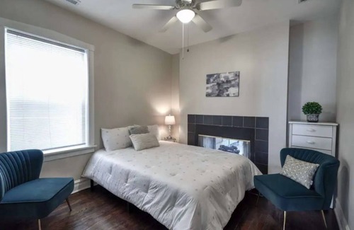 Chicago Cabin | Lincoln Square Newly Remolded Unit w/Central HVAC