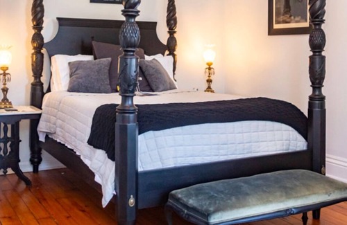Gettysburg Bed & Breakfast | Lincoln Suite in charming Olinger House B&B in historic, downtown Gettysburg.