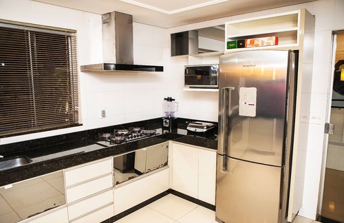 Aeroporto House | Linda casa de alto padrão com Wi-Fi e lazer em MG