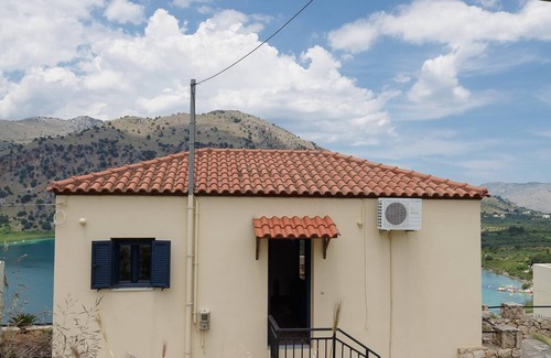 Kavallos Villa | Linda's Villa In Unrivalled position in Kournas - Amazing View!
