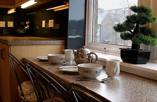 Stirling Apartment | Linden Apartment - an apartment that sleeps 4 guests in 2 bedrooms