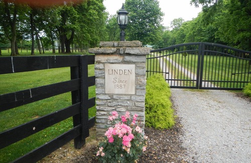 Georgetown Cottage | Linden Place is a new gated Cabin located in the middle of Bluegrass Horse Farms