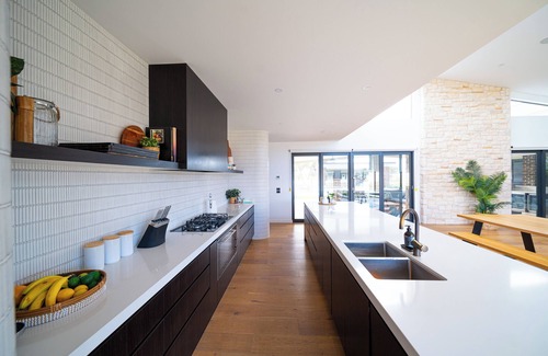 Mornington House | Lindenderry Luxe. Brand new Family Entertainer, Large Electric Heated Pool & spa
