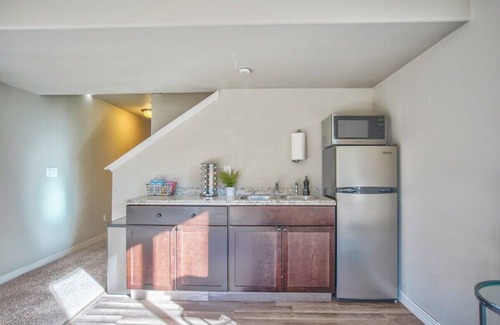 Woodmoor House | Lindenmere Retreat! Private Suite w Fire Pit