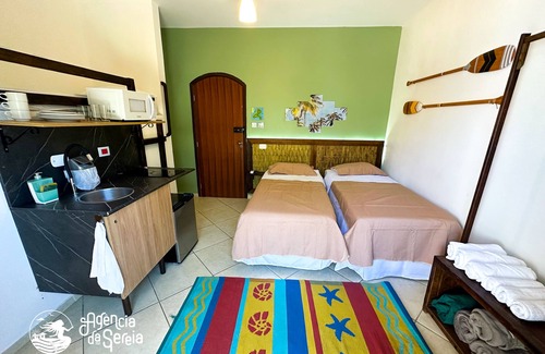 Centro Comercial Apartment | Lindo Studio com Copa e Varanda à 150m da Praia do Perequê