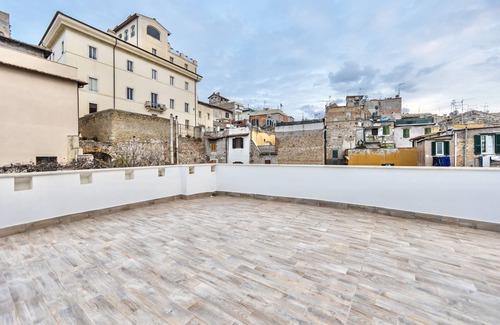 Tivoli Apartment | [Linfa Home] Apartment with terrace and fireplace