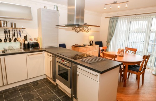 Edern Apartment | LINKSWAY, pet friendly, country holiday cottage in Morfa Nefyn