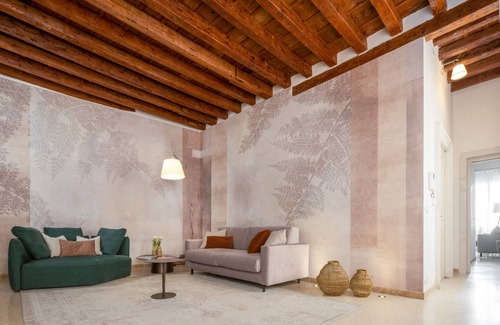 Castello Apartment | Lion Palace Junior Suite R&R