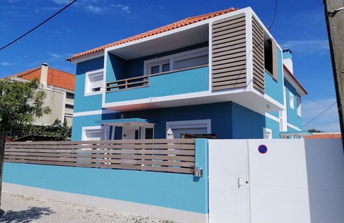 Costa de Caparica Apartment | Lisbon Beach Apartments 6. Studio, beach 5 minutes, free wifi.
