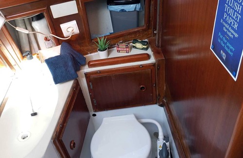 Lisbon Old Town Boat Rental | Lisbon Cosy Boat - Be Happy in the City Center