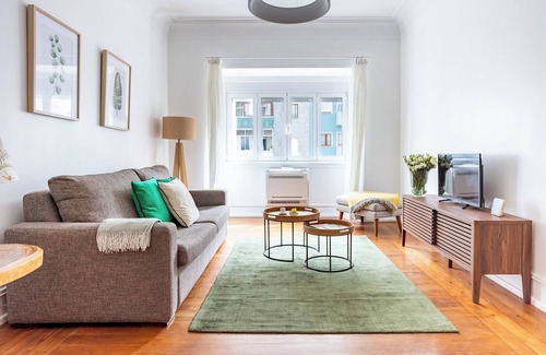 Sao Jorge de Arroios Apartment | Lisbon Family Retreat - Casa da Avenida Lisboa