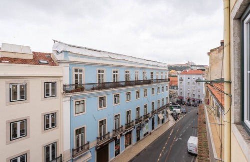 Pena Apartment | Lisbon Lázaro Flat (C131)