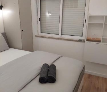 Cacilhas House | Lisbon South Bay Rooms