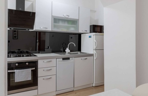 Zagreb Apartment | Lisinski - two bedroom apartment with private parking