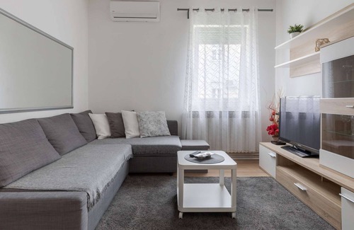 Zagreb Apartment | Lisinski - two bedroom apartment with private parking