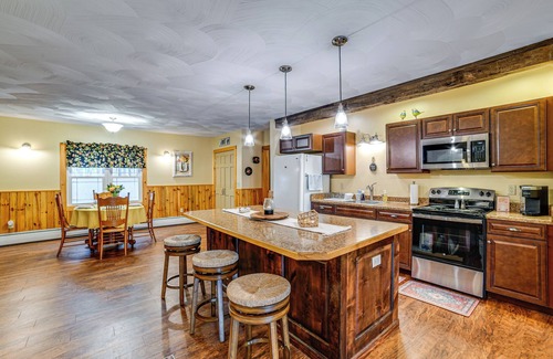 Lisle Apartment | Lisle Apt: 4 Mi to Dorchester Lake!