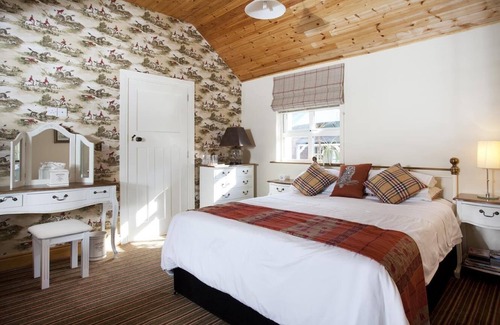 Dromore Bed & Breakfast | Lisnacurran B&B - The Courtyard Room - Hot Tub
