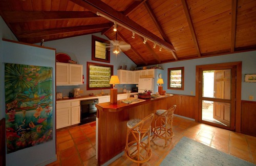 Hart Bay Villa | Listen to surf below! 2 bdrm private Villa with pool and spa.