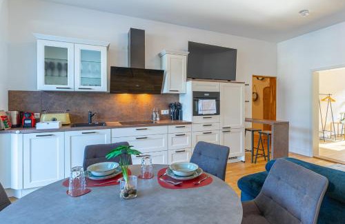 Weinheim Apartment | LiT LiVING - Luxury Penthouse - Box Spring