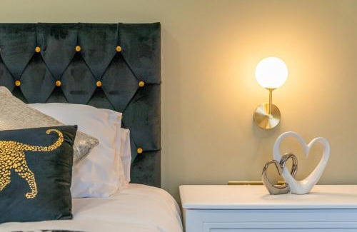 Seven Sisters Apartment | Lit Studio Spot Twin Beds,Amenities & Chill Vibes 1