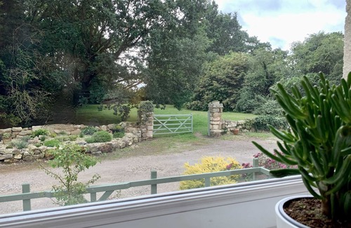 Lichfield Apartment | Litchfield Rural Retreat -Workers -WiFi -Parking