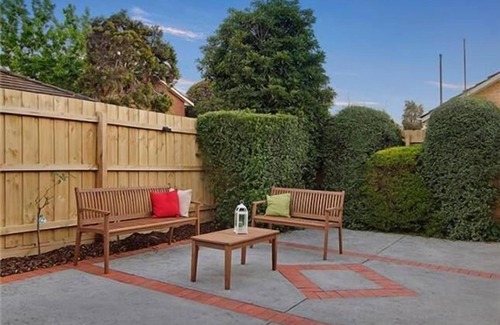 Blackburn House | Lithgow Villa Unit Blackburn