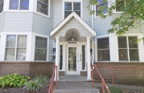 Bloomington Apartment | Little 5 Condo: King Beds | Ping-Pong | Garage