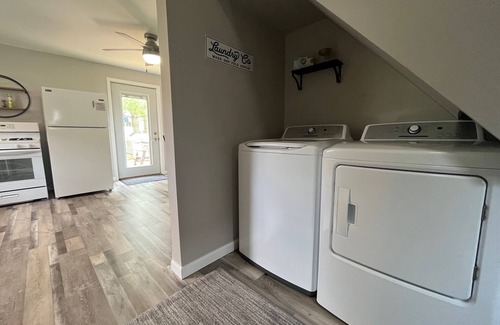 Gladstone House | Little Bay de Noc 3 Bedroom Home w/Lake & Fishing nAccess nn