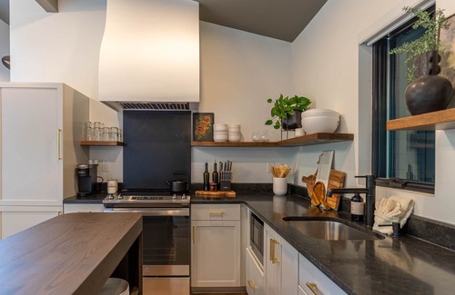 Banner Elk House | Little Bear Escape - Stunning custom 1BR with hot tub between Boone and Banner Elk! Pet friendly!