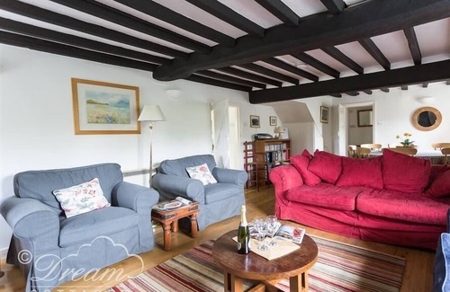 West Compton Cottage | LITTLE BERWICK COTTAGE, pet friendly in Burton Bradstock