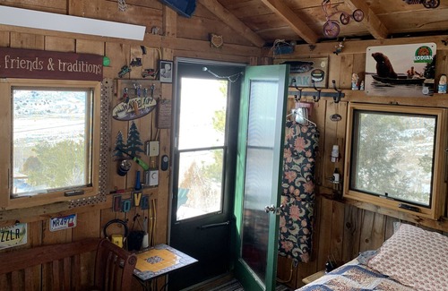 Glendevey Cabin | Little Cabin With a View