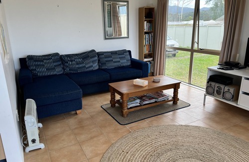 Kennedy Bay House | Little Dell Beach Bach - Beachfront views