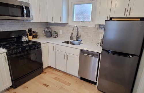 Old North End Apartment | Little downtown gem with parking